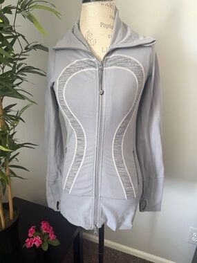 Lululemon jacket size 4 women gray full zip